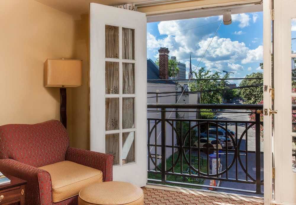 The Lindy Renaissance Charleston Hotel Exterior photo