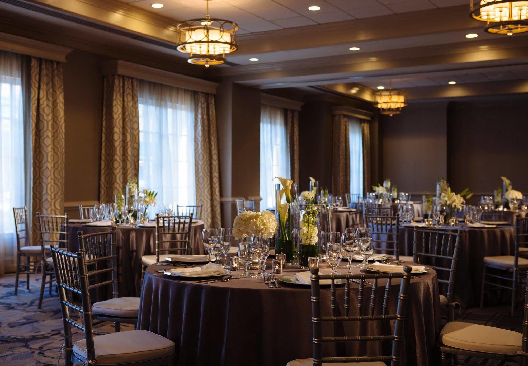 The Lindy Renaissance Charleston Hotel Exterior photo